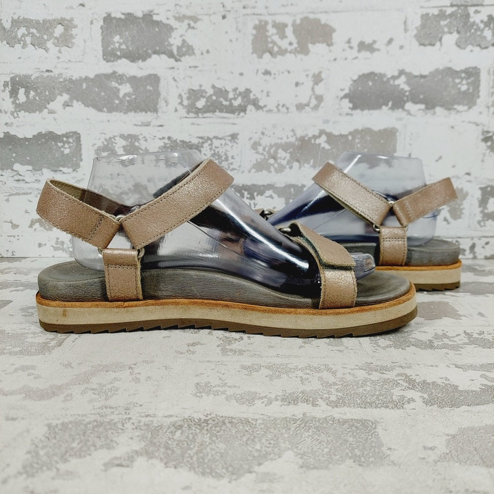Merrell Metallic Sandals - Picture 6 of 12
